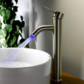 Changement de couleur LED nickel brossé mitigeur lavabo Centerset robinet T1802F