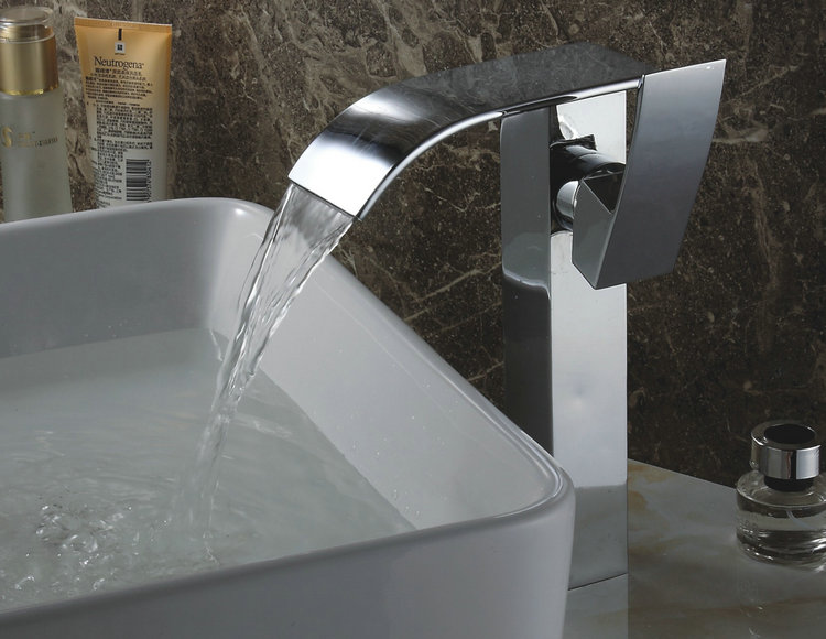 Finition chromée chute d'eau contemporaine lavabo robinet hauteur TQ3026H