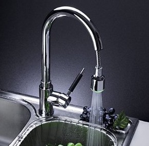 mitigeur en laiton massif de pull-out robinet de cuisine avec changement de couleur conduit F0784-4F