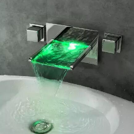 Répandue Wall Mount Cascade 3 couleurs LED de bain robinetterie de l'évier T8015